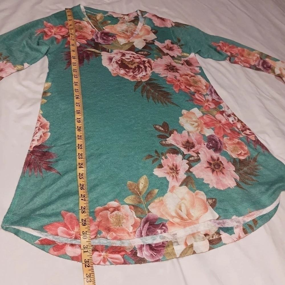 3X25 SOFT SURROUNDINGS medium floral thin top - Picture 6 of 12
